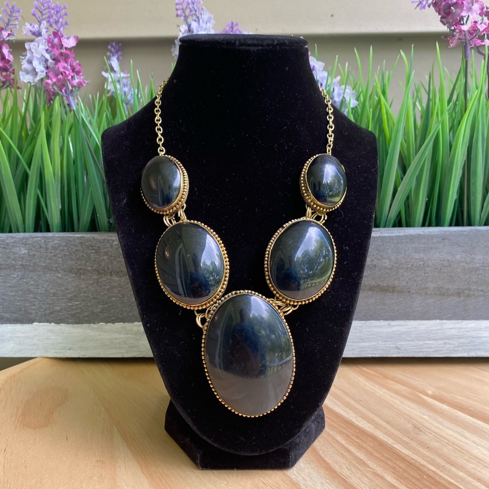 MACY DEPARTMENT STORE NECKLACE